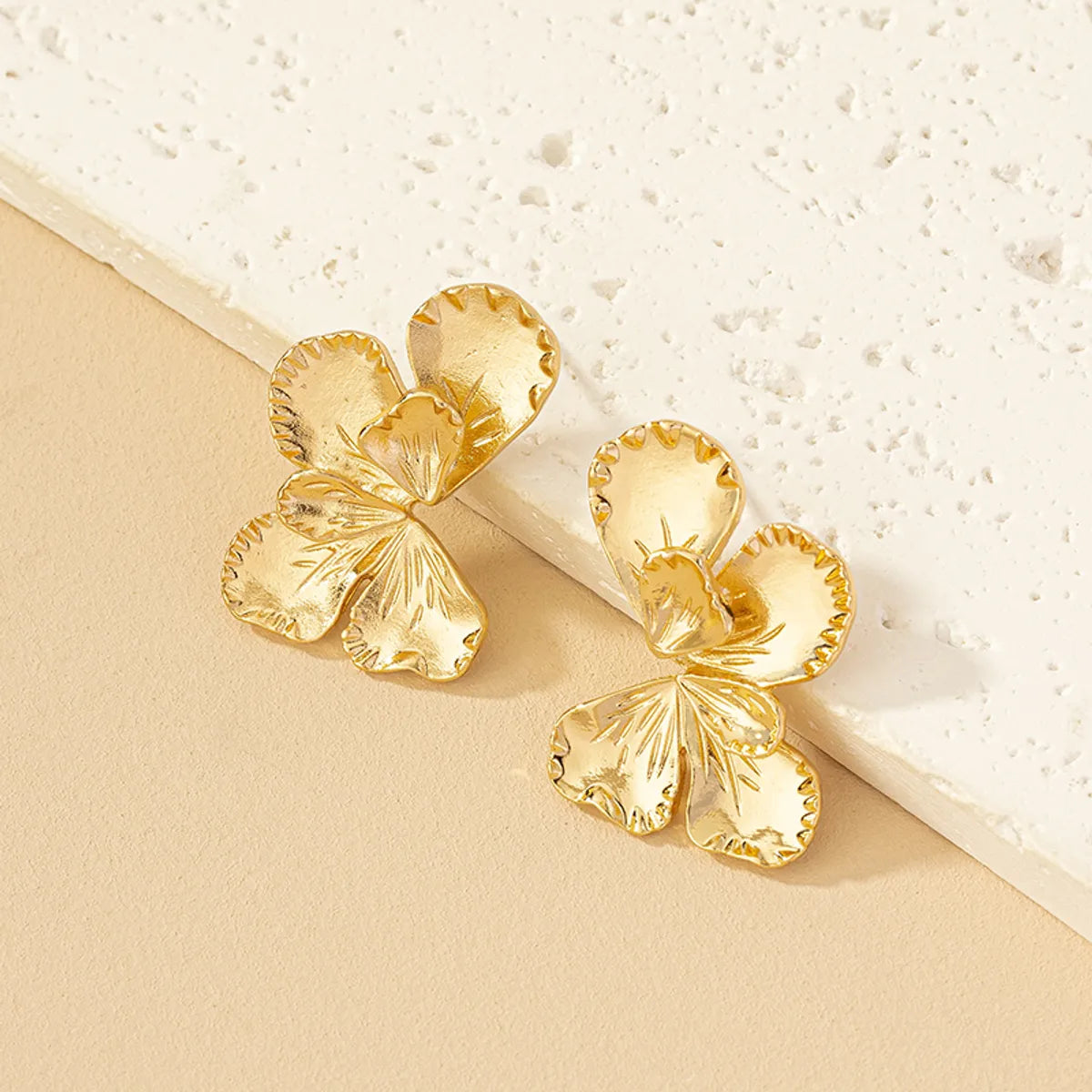 Fashion Earrings for Wedding Day-1 Pair Retro Flower Plating Alloy Gold Plated Ear Studs