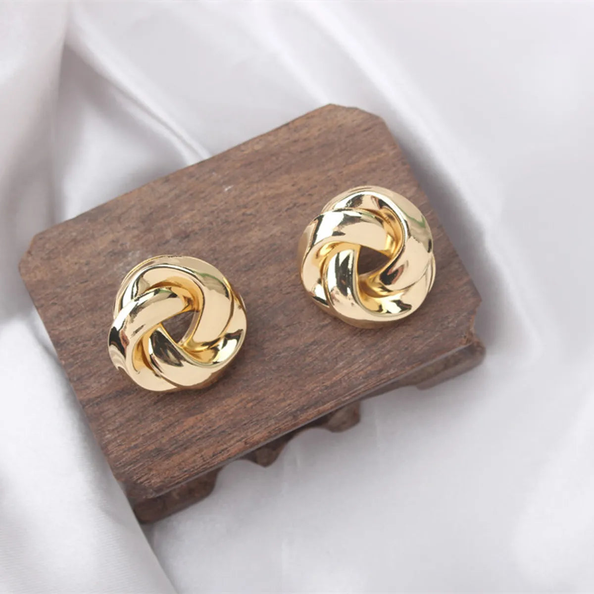 Gorgeous Stud Earrings-Wholesale Jewelry 1 Pair Vintage Style Geometric Metal Ear Studs