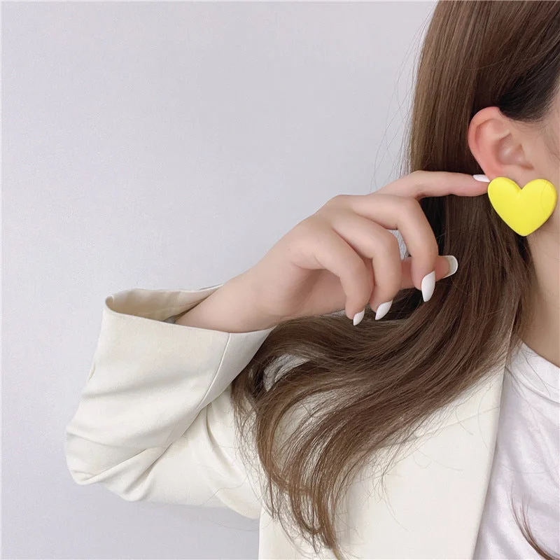 0356 Cute Yellow Big Peach Heart Pierced Pearl Spring Plastic Ear Clip