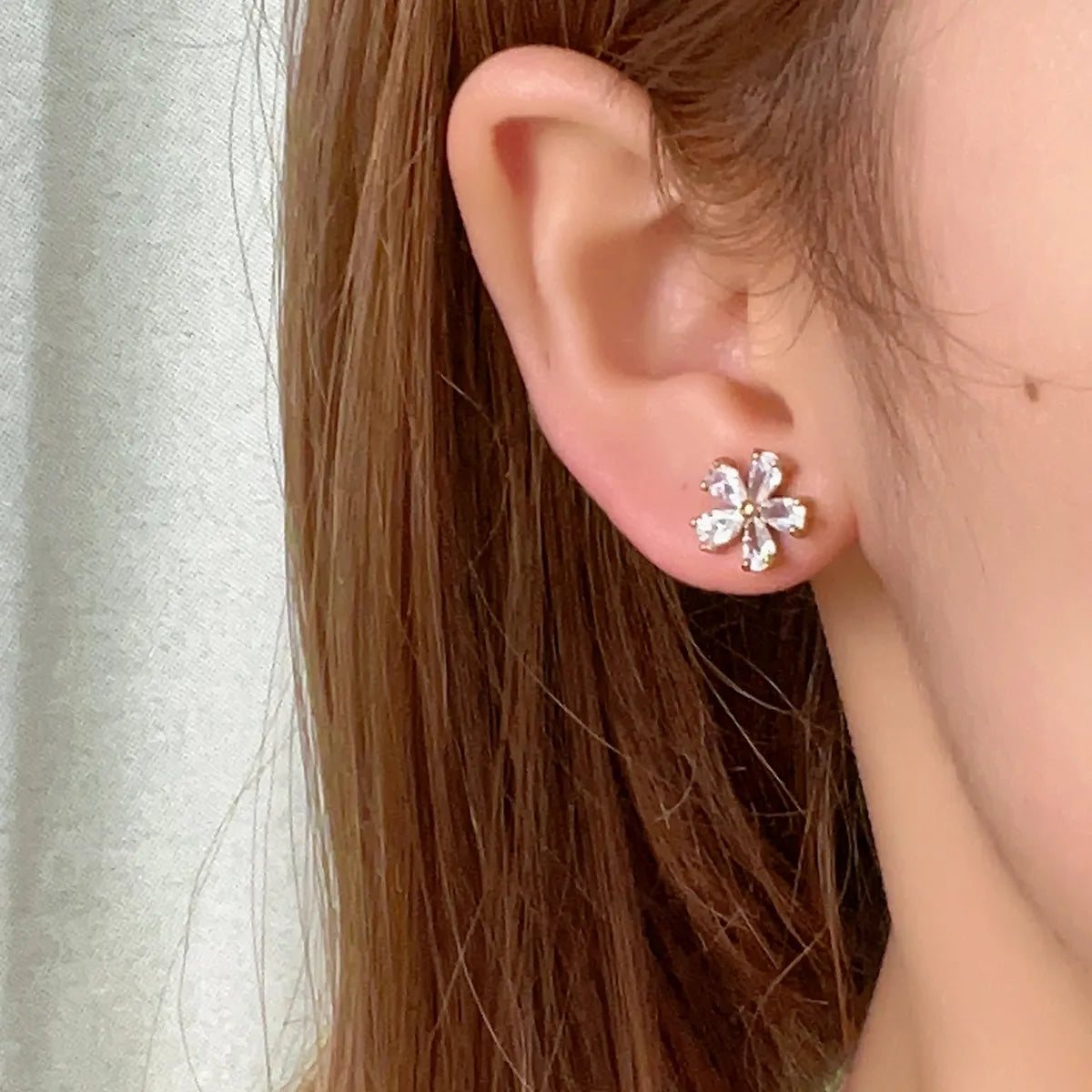 Silver Stud Earrings-1 Pair Simple Style Shiny Flower Plating Inlay Copper Zircon Gold Plated Ear Studs