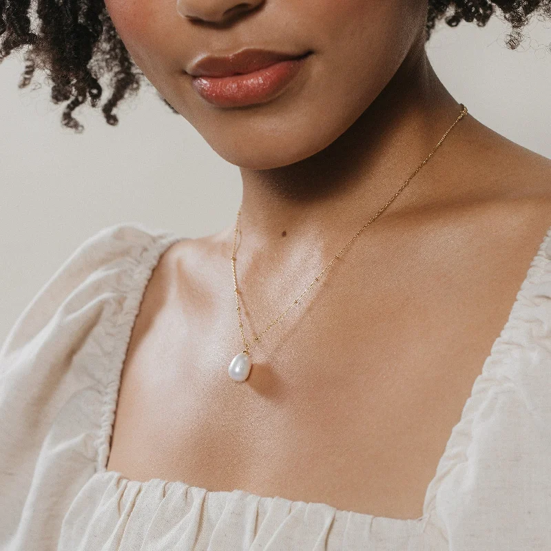 Sparkling Pendant Necklace-Ariel Pearl Necklace