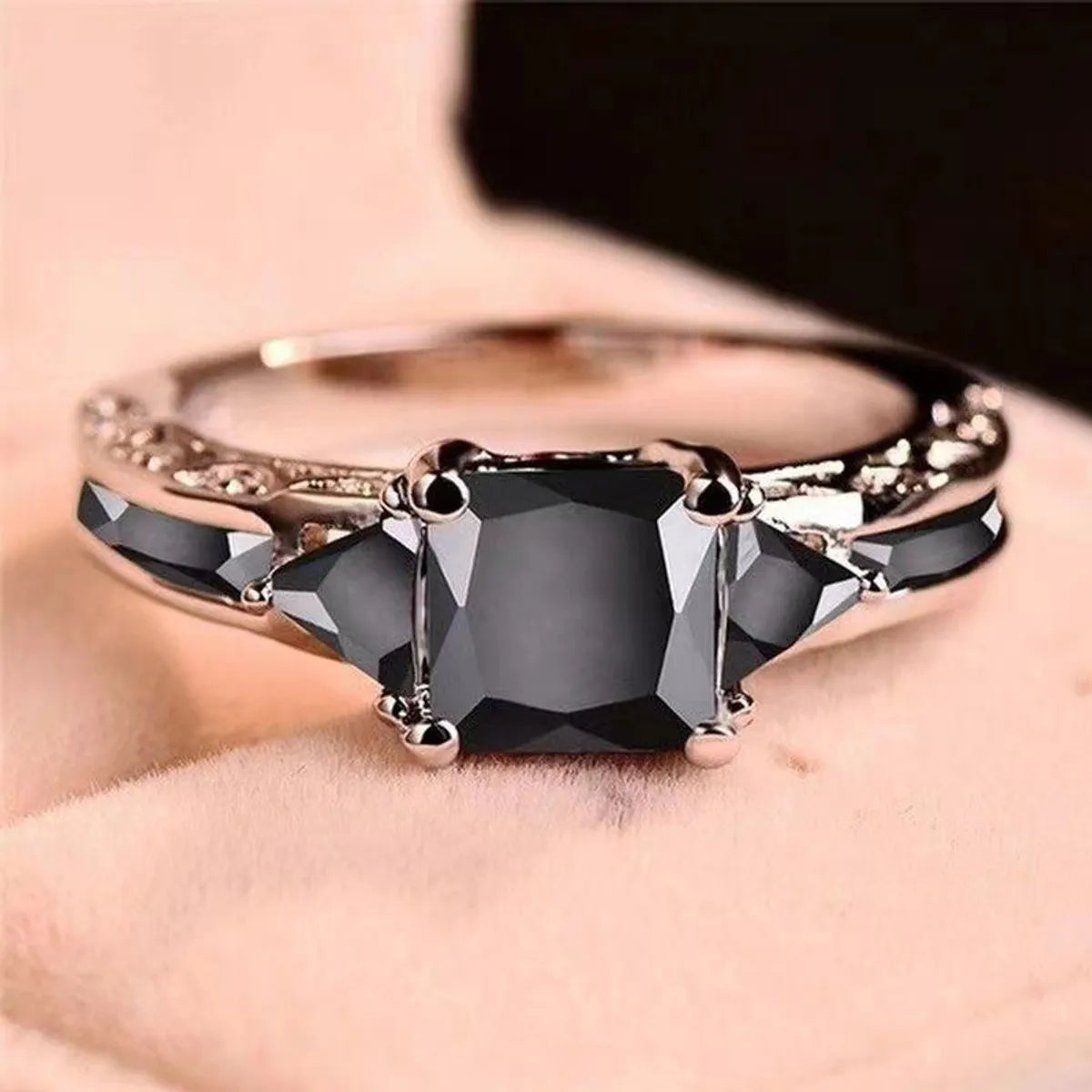 Fashionable Engagement Ring-1 Piece Simple Style Square Alloy Inlay Rhinestones Women's Rings