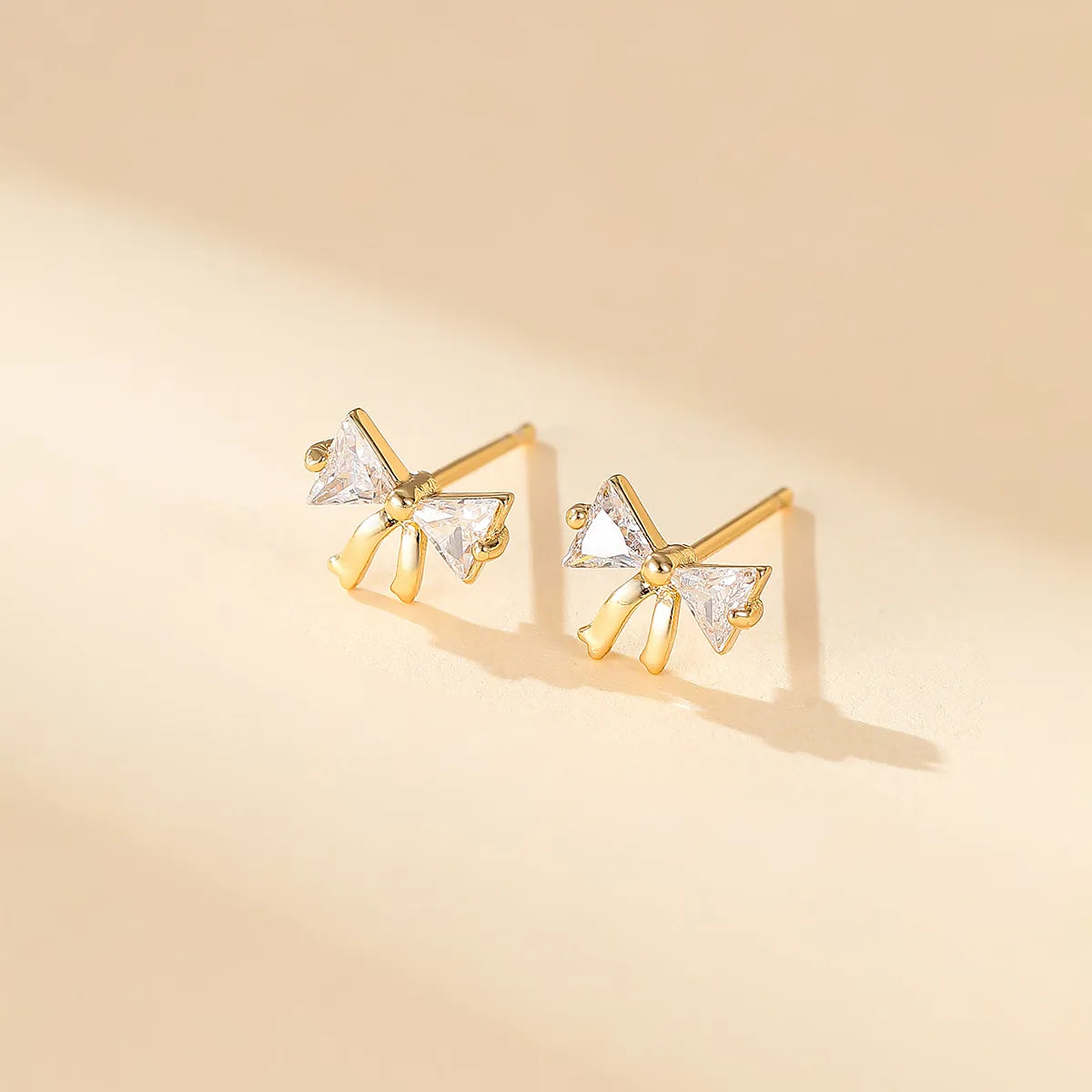 Classic Round Earrings-1 Pair Cute Modern Style Shiny Bow Knot Plating Inlay Copper Zircon 18k Gold Plated Ear Studs