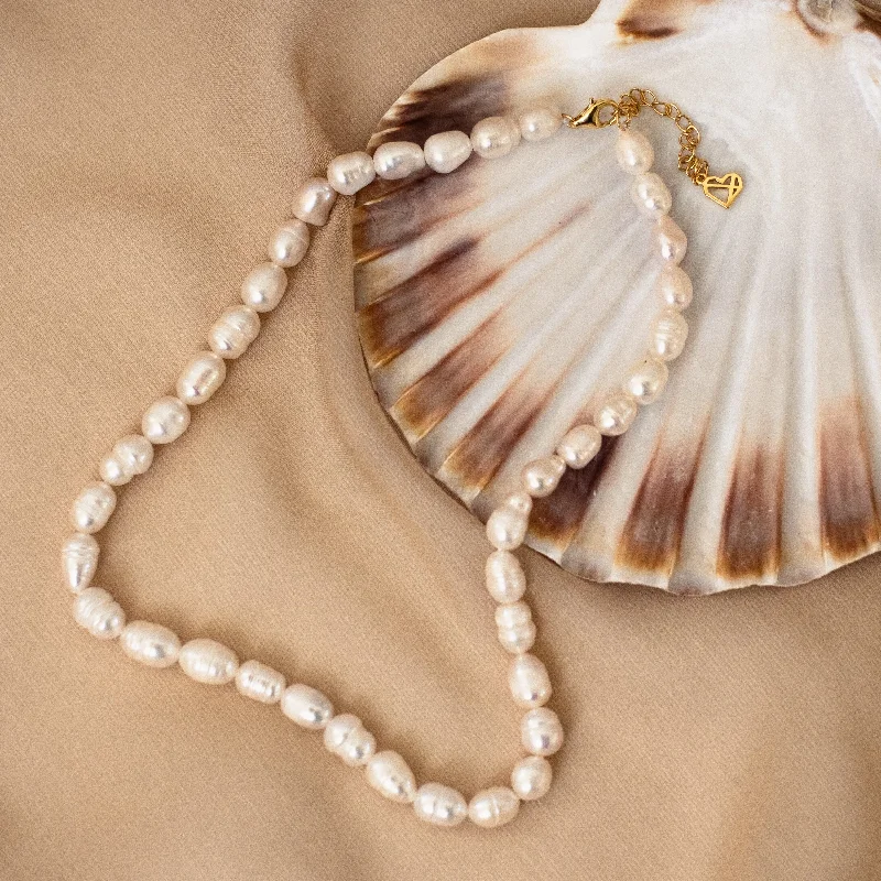 Elegant Drop Necklace-Bold Pearl Necklace