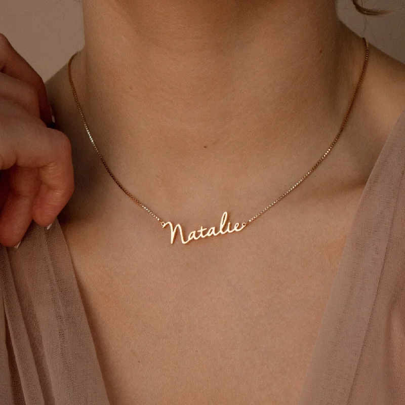 Chic Necklace for Women-Nella Name Necklace in Box Chain