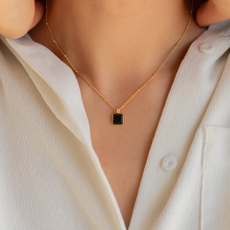 Simple Pendant Necklace-Waverly Black Necklace