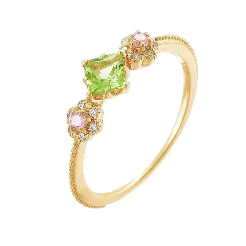 4 × 4 Olivine [Yellow Gold]]